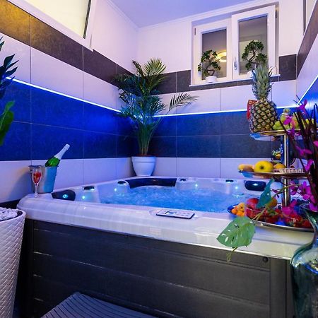 Apartment By The Way Hot Tub And Free Parking Dubrovnik Bagian luar foto
