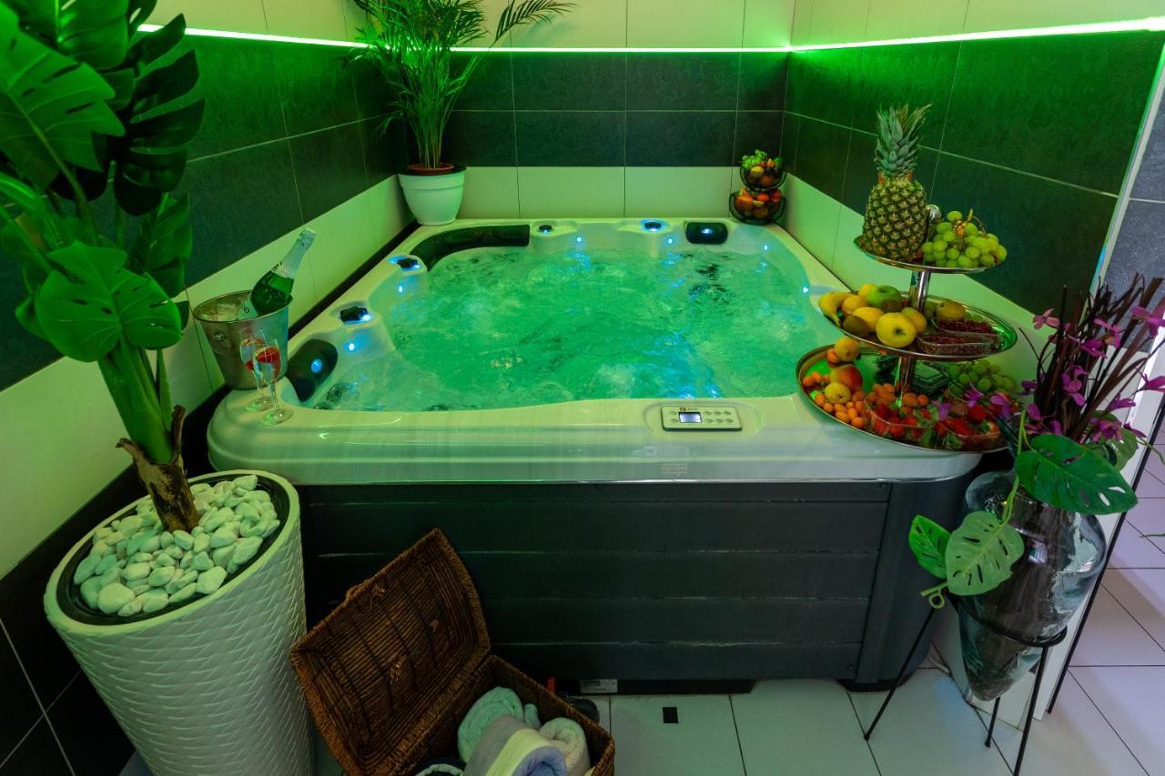 Apartment By The Way Hot Tub And Free Parking Dubrovnik Bagian luar foto