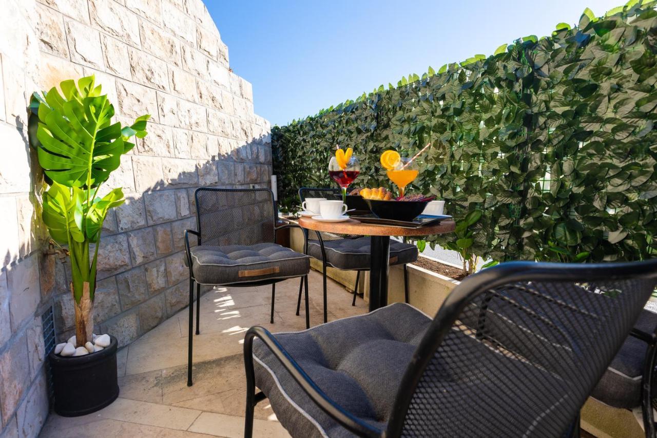 Apartment By The Way Hot Tub And Free Parking Dubrovnik Bagian luar foto
